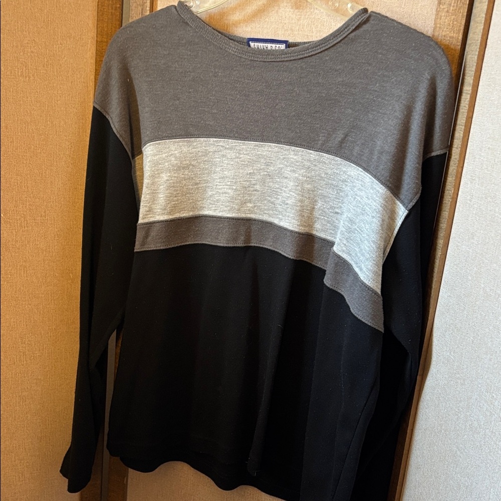FINAL MARKDOWN Erika and company Gray and Black Colorblock Long Sleeve Top xl